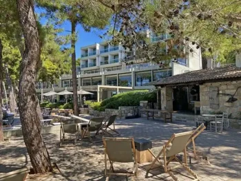 14. Cephalonie-White Rocks Hotel
