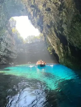 8. Cephalonie-Lac Melissani