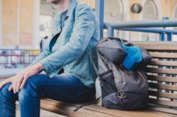 Décontracté avec Ellipse, le coussin de voyage 2 en 1