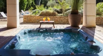 La-Magdeleine-Mathias-Dandine-Hotel-5étoiles-Provence-Spa-Jacuzzi2@aureliophotographe